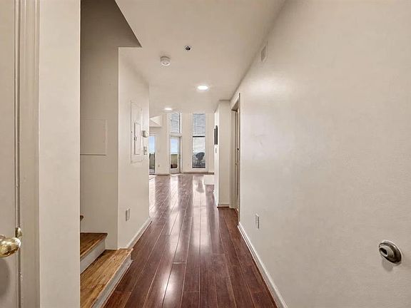 3rd image of 795 Hammond Dr APT 2407