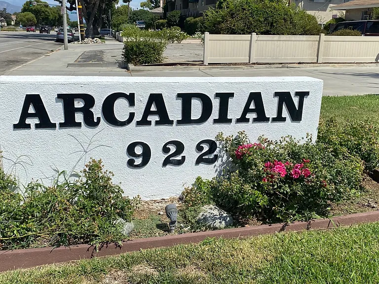 Arcadian Apartments — Photo 4