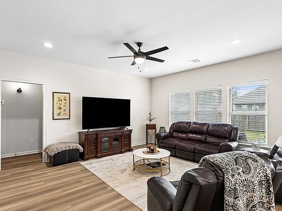 4th image of 44201 Marshall Rd