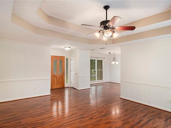 5th image of 340 Radcliffe Trce