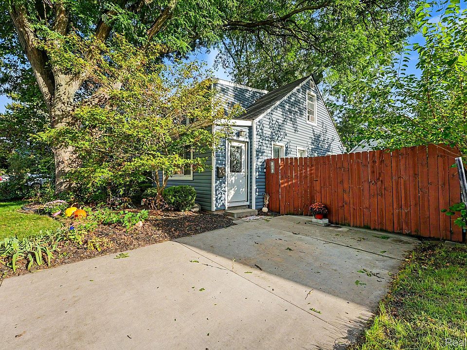 51 W Harry Ave, photo 2