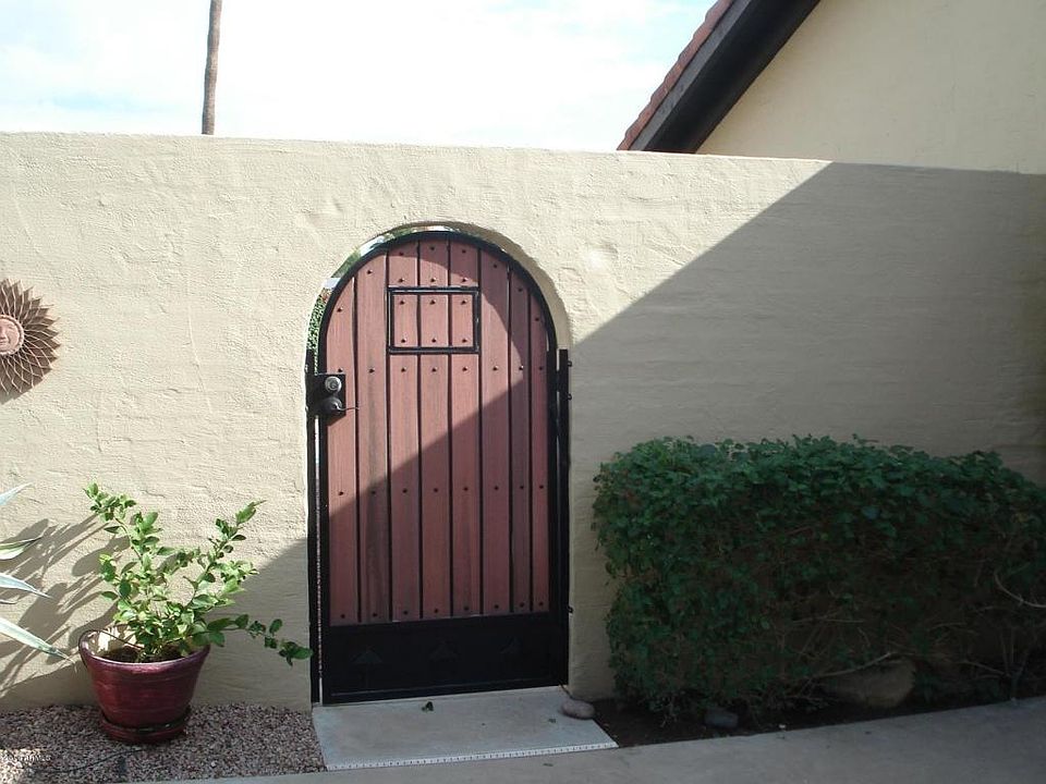 1st image of 2063 E Balboa Dr