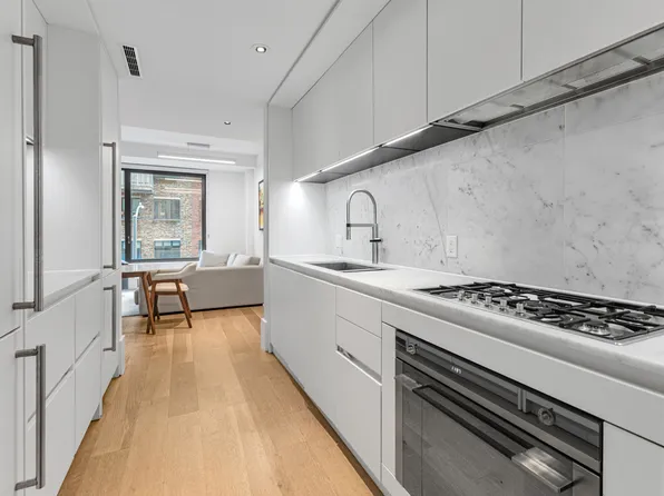 429 Kent Avenue image 4 of 18