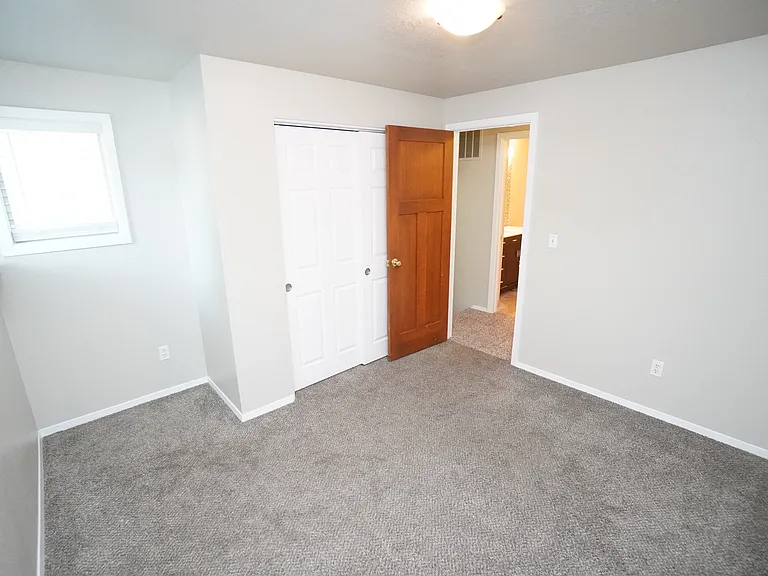 698 S Berwick Dr — Photo 22