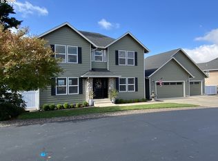 980 NE Granite Rdg, Roseburg, OR 97470