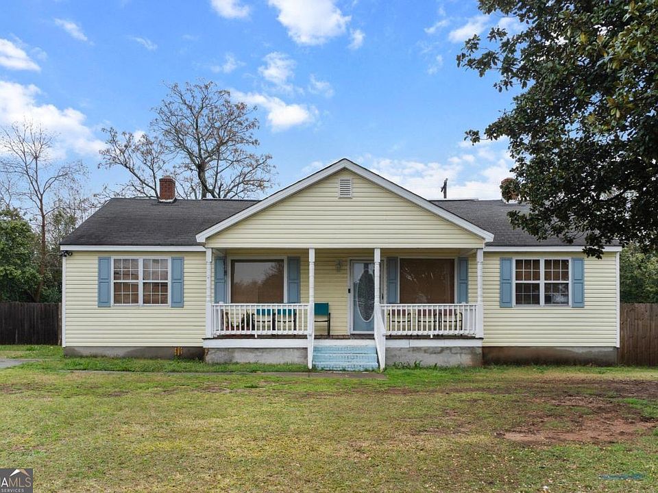1st image of 221 Greenway Dr