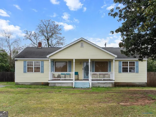 221 Greenway Dr, Warner Robins, GA 31088