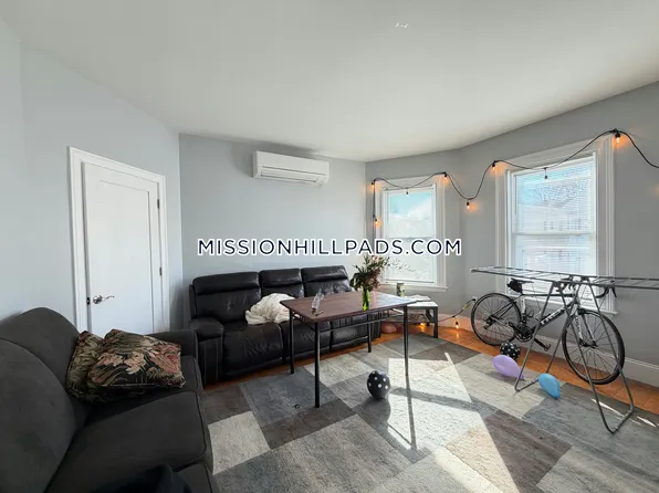 100 Calumet St #3, Roxbury, MA 02120