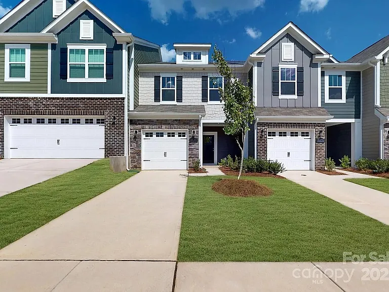 3216 Lilac Grove Dr — Photo 1