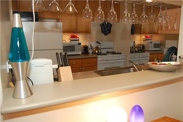 Rented by Weichert Manhattan Midtown | media 11