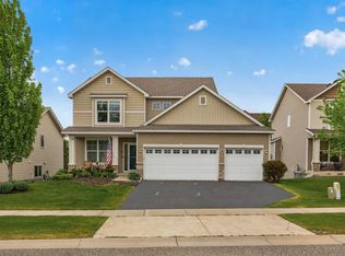 656 Lake Ridge Dr, Woodbury, MN 55129
