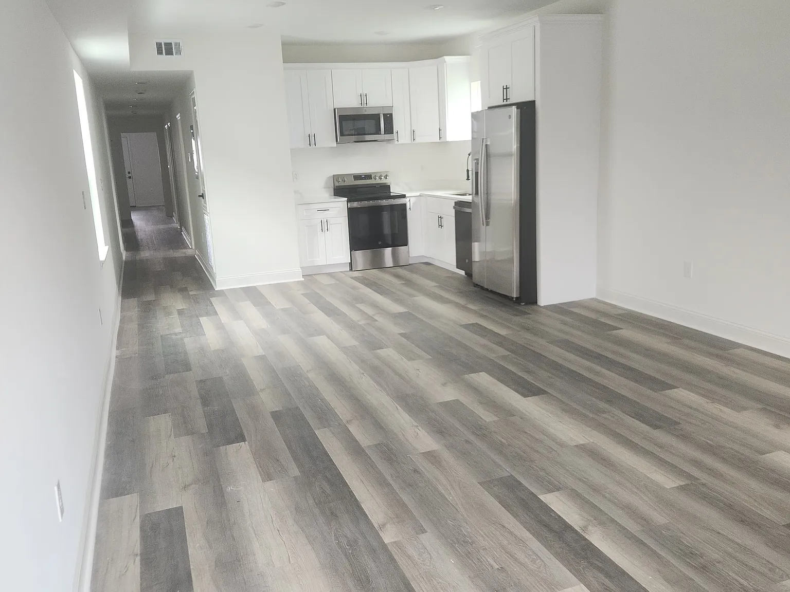3 bed, 1249 sqft, $2,500 — Photo 3