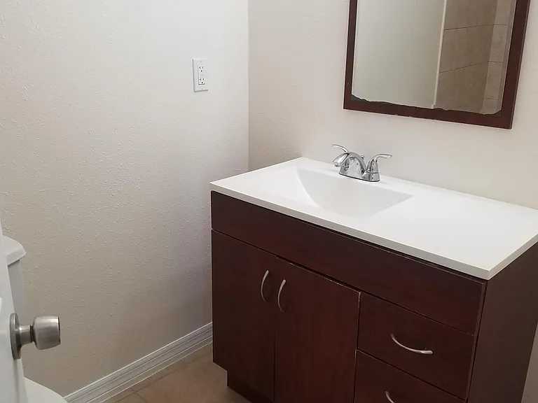 7708 Prato Ave — Photo 11