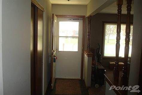 4th image of 2125 S Oakhill Ave