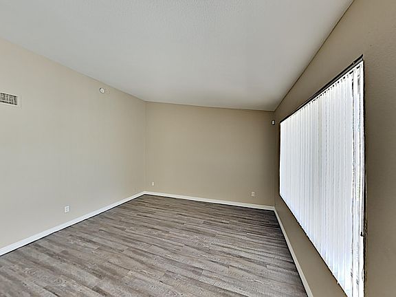 4th image of 3408 S Hardy Dr