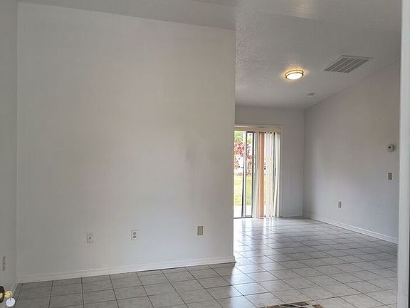 4th image of 754 Del Prado Dr