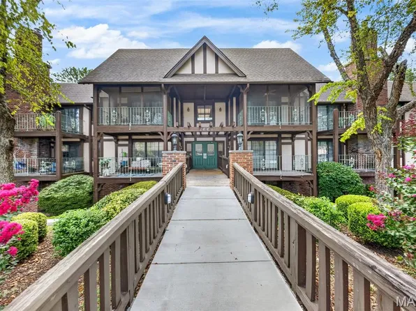 1440 Heritage Lndg APT 201, Saint Charles, MO 63303