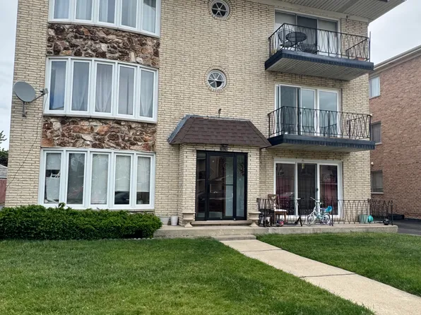 7829 Normandy Ave APT 2S, Burbank, IL 60459