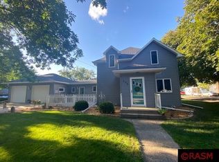 224 2nd St, Waldorf, MN 56091
