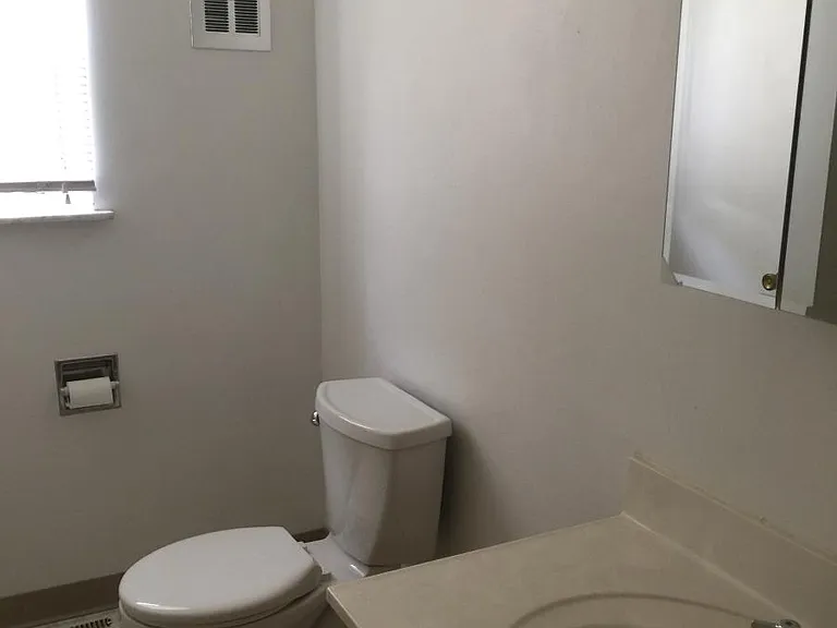 1300 Rosewood Ct — Photo 9