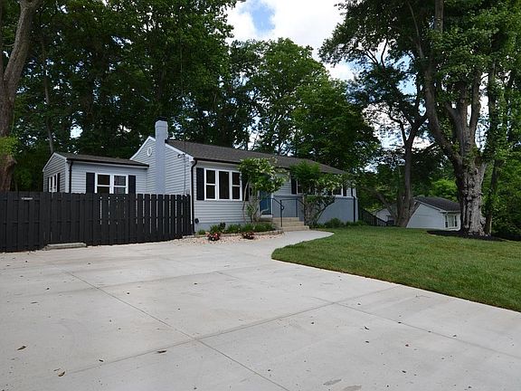 2nd image of 1358 E Longview Dr