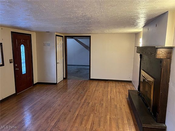 4th image of 632 Edmond Ave