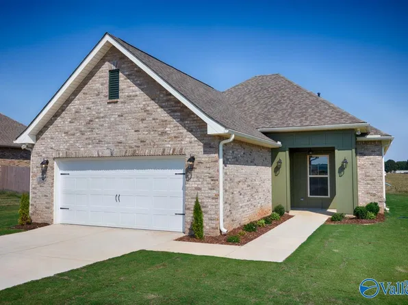 150 Elledge Farm Dr, Hazel Green, AL 35750