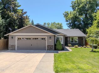 2196 Crestbrook Rd, Medford, OR 97504