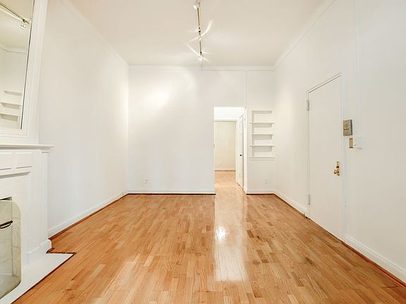 5th image of 149 Willow St APT 1A