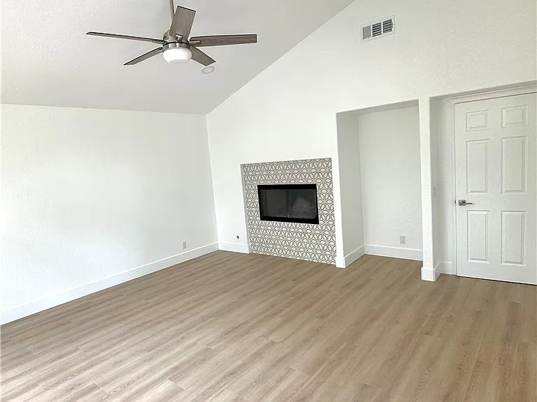 2 Wellesley Ct — Photo 10