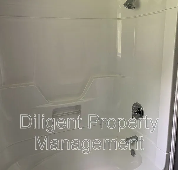 588 Howden St #6 — Photo 28