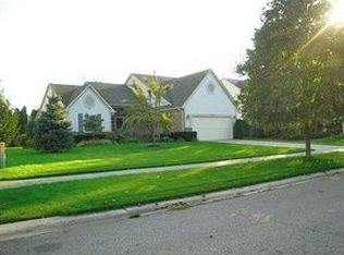 7623 Vamoco Dr, Waterford, MI 48327