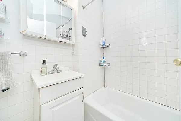 Rented by Living New York | media 10