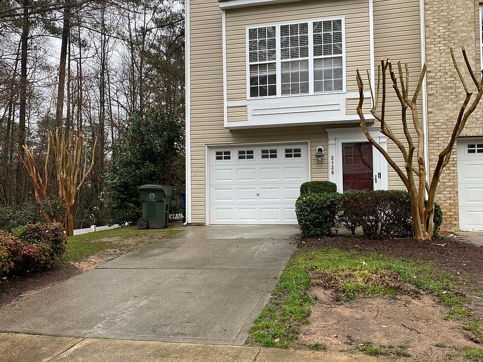 End unit with newly trimmed foliage