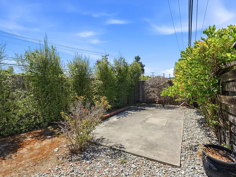 622 E 16th Ave — Photo 37