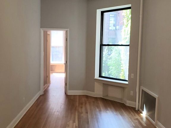 3rd image of 112 W 75th St #3R