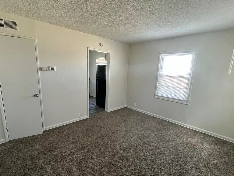 9500 Harrison St — Photo 2