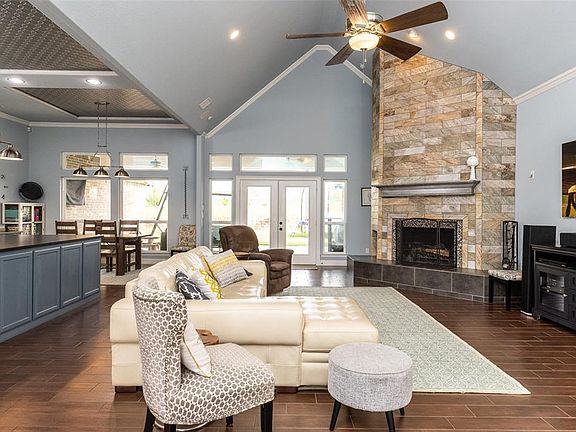 3rd image of 10901 Hawkins Home Blvd