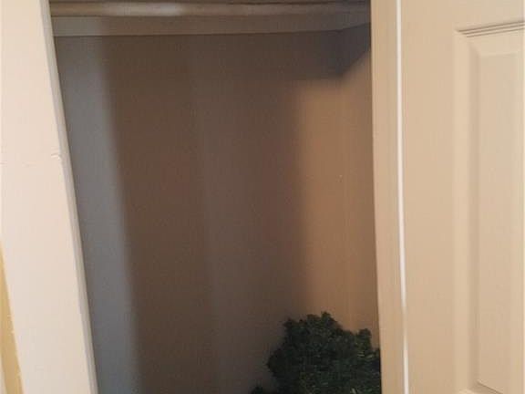 3rd image of 1740 Yandes St