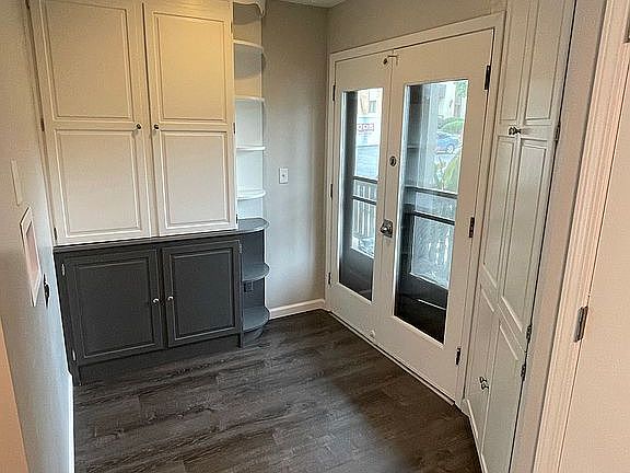 4th image of 427 W 104th St APT A