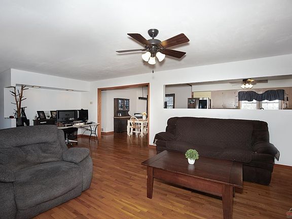 4th image of 137 Sue Ave