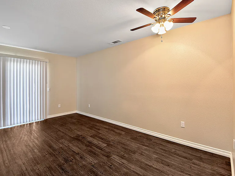 Fairway Manor Apartment Home Dining Area