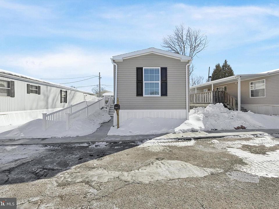 1st image of 604 Canter Rd #150