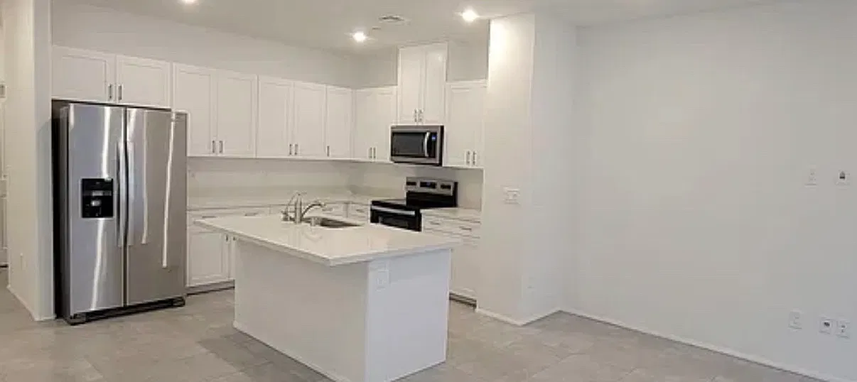 3 bed, 1371 sqft, $2,150 — Photo 3