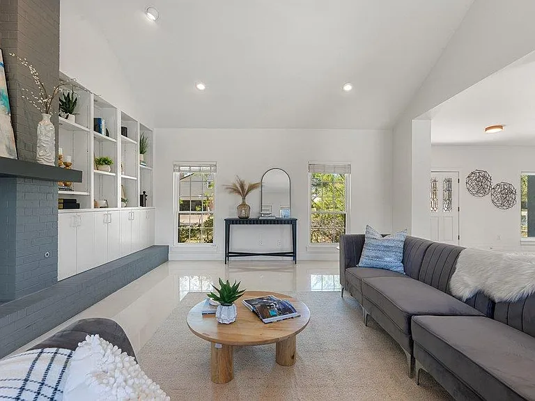 10408 Loring Dr — Photo 13
