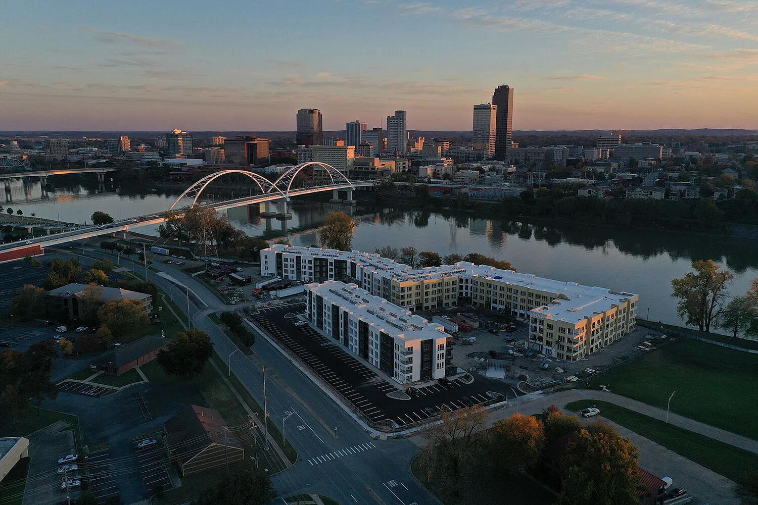Vue on Riverfront — Photo 1