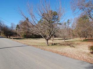 2711 Starnes Rd, Charlotte, NC 28214