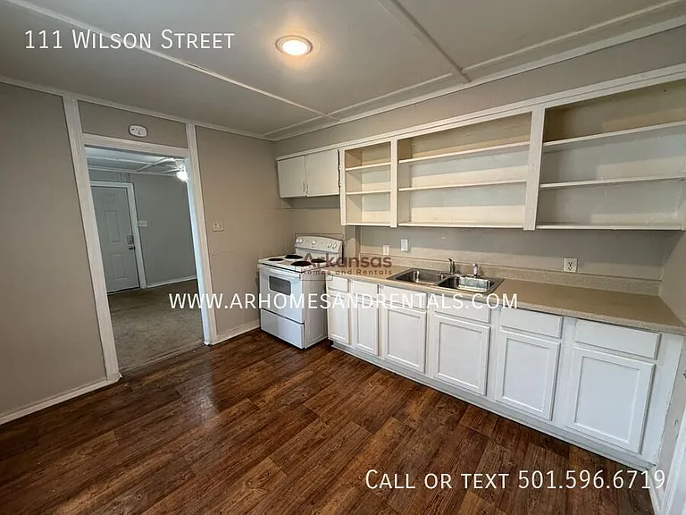 111 Wilson St — Photo 5