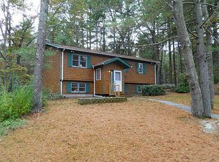40 Whippoorwill Dr, South Kingstown, RI 02879