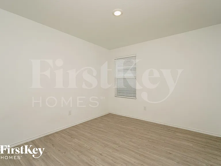 3945 Far Horizon — Photo 14
